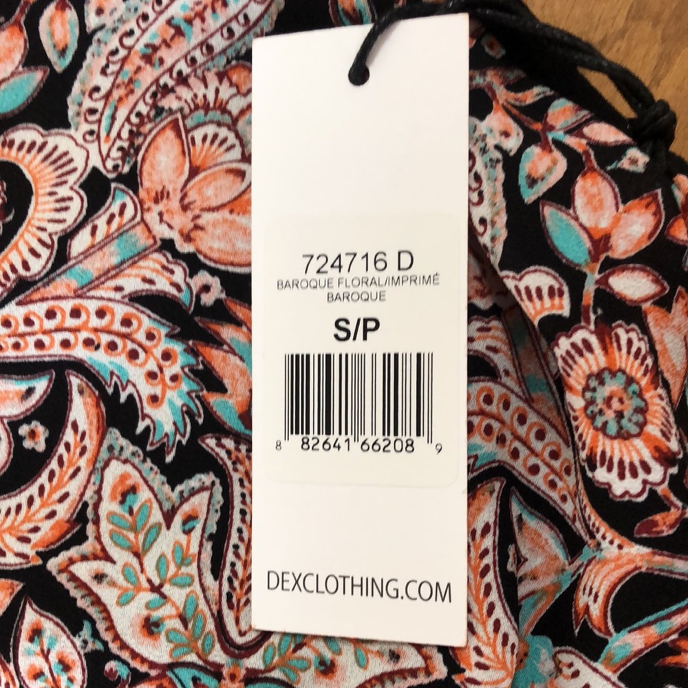 Dex Sleeveless Blouse NWT - Picture 8 of 9